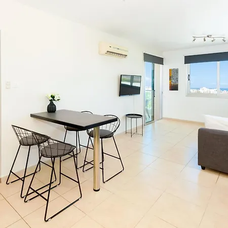 Sea View Apt*spacious Balcony*200m To The דירה *